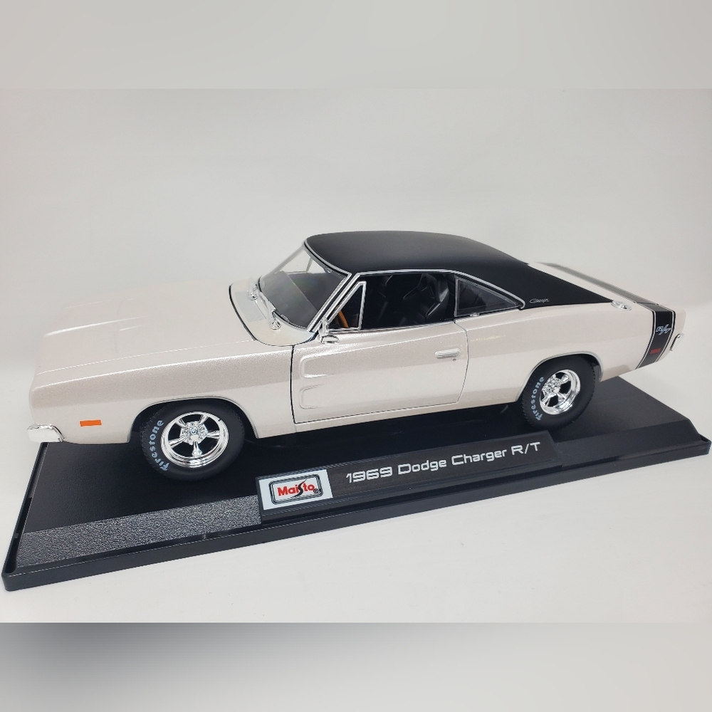 ☆SPECIAL☆EDITION☆ 1969 Dodge Charger R/T Miasto 1:18 Diecast Model MOPAR☆HEMI
